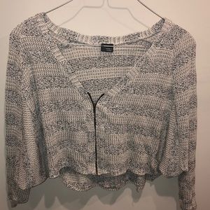 Light Cropped Sweater with Zipper